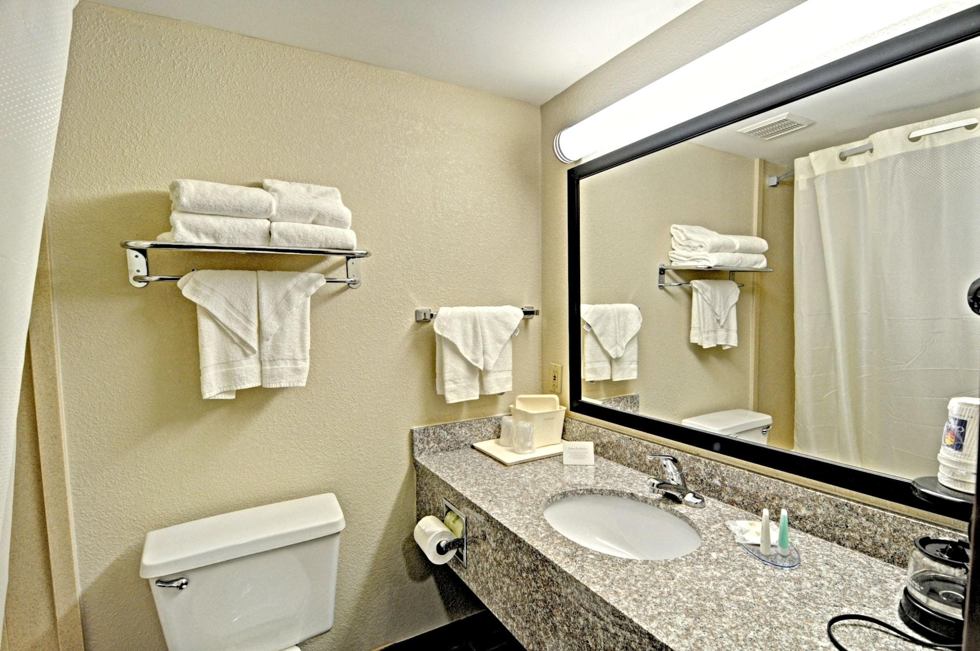 Comfort Inn & Suites Raphine - Lexington Near I-81 And I-64 Esterno foto