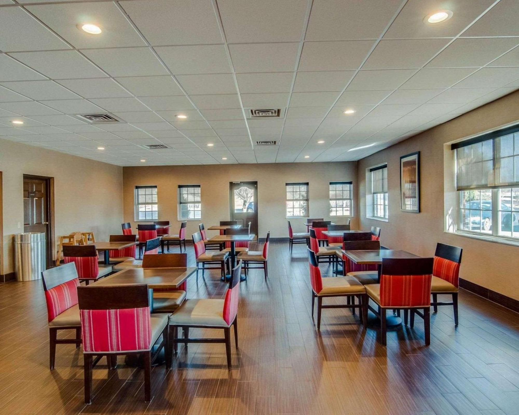 Comfort Inn & Suites Raphine - Lexington Near I-81 And I-64 Esterno foto