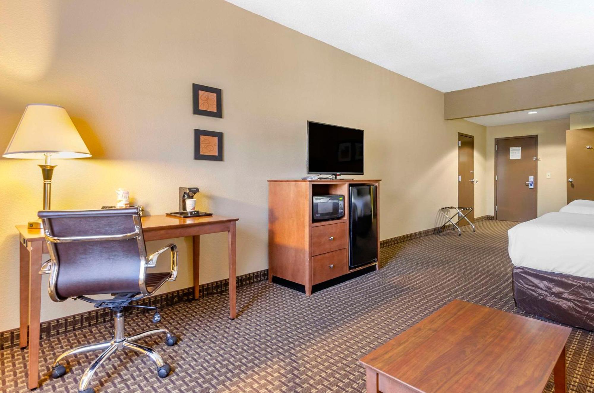 Comfort Inn & Suites Raphine - Lexington Near I-81 And I-64 Esterno foto