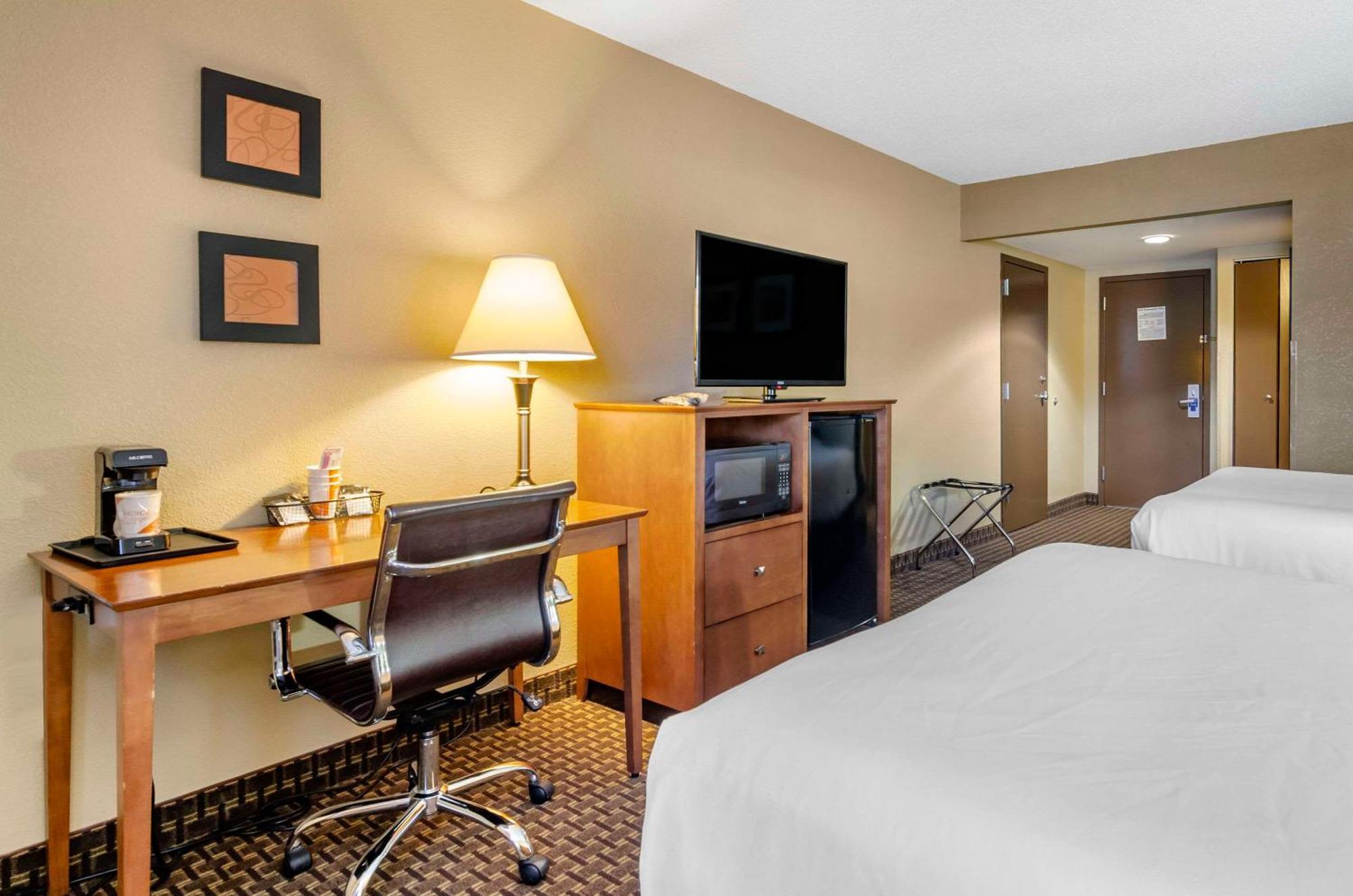 Comfort Inn & Suites Raphine - Lexington Near I-81 And I-64 Esterno foto